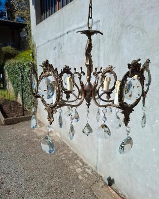 Lampadario vintage con putto