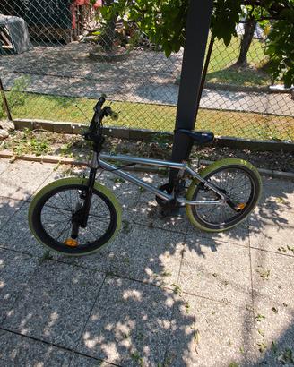 bicicletta bmx 