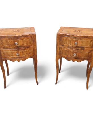 Comodino lastronato a mano con piano intarsiato