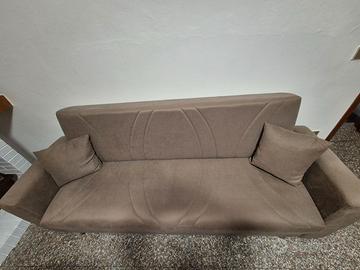 Divano 3 posti con braccioli