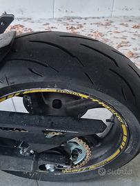 gomme moto