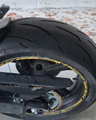 gomme moto