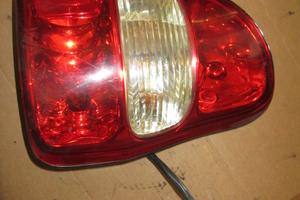Fanale posteriore destro KIA CARNIVAL del 2000