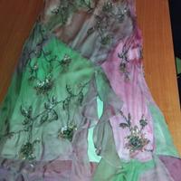 abito in seta con applicazioni pietra