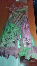 abito in seta con applicazioni pietra