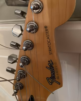 Chitarra ELETTRICA Fender Stratocaster 1984-85