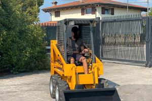 P191 - Mini Pala GEHL SL 1625