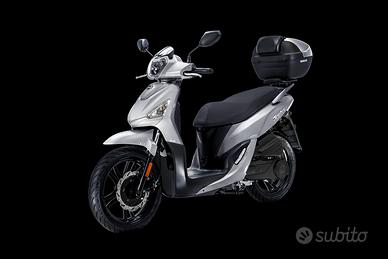 Sym Symply 125E5+ con bauletto in tinta
