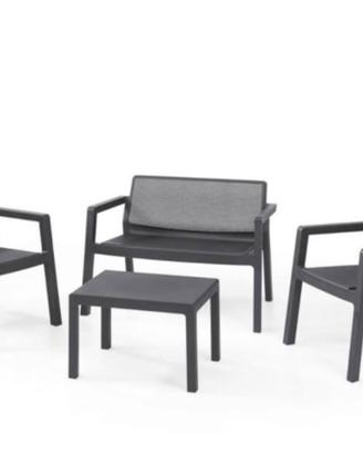 Salottino da esterno in resina completo di cuscini