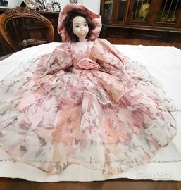 Bambola vintage in porcellana 