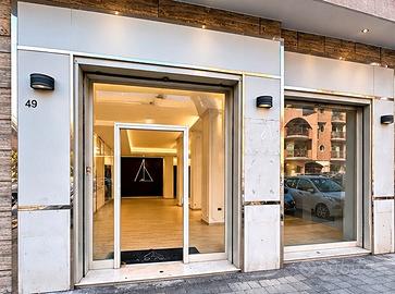 Locale commerciale 210 m² con 2 vetrine - Viale Tr