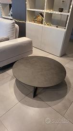 tavolo marrone opaco