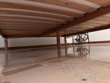 Struttura letto in legno+ materasso omaggio