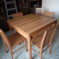 tavolo allungabile e sei sedie