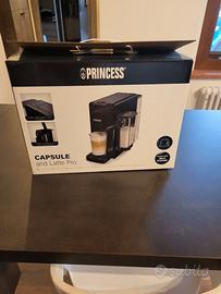 Macchina caffè e capuccino