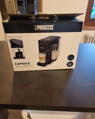 Macchina caffè e capuccino