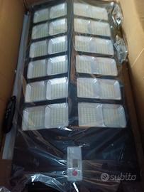 Faro LED Solare da Esterno con Sensore Crepuscolar