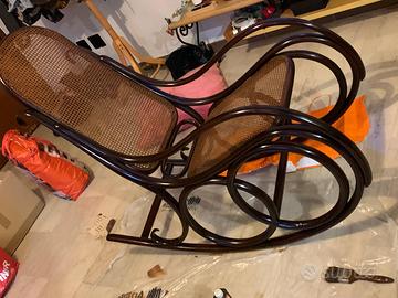 sedia a dondolo Thonet