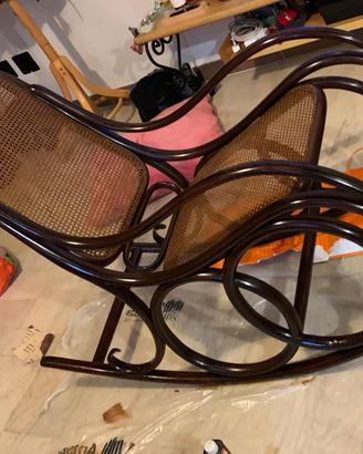 sedia a dondolo Thonet