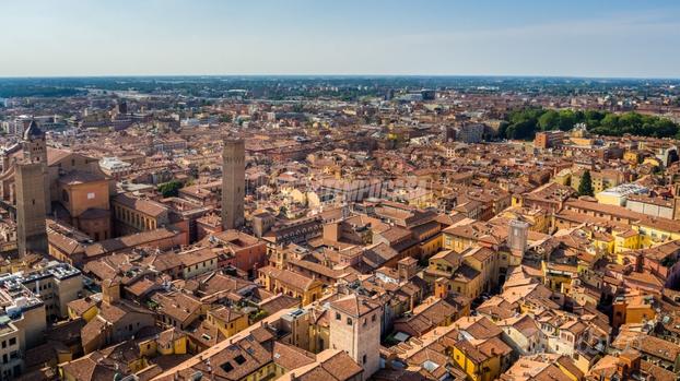 Magazzino a Bologna Via Castiglione 1 locali