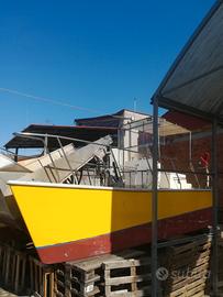 BARCA raccolta rifiuti galleggianti