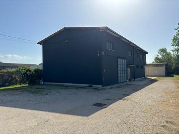 Capannone artigianale