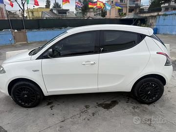 LANCIA Y