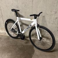 NUOVA - Bici scatto fisso in alluminio Leader 721