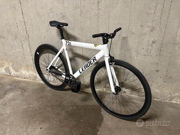 NUOVA - Bici scatto fisso in alluminio Leader 721