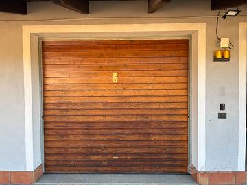 porta basculante in legno