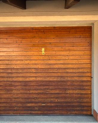 porta basculante in legno