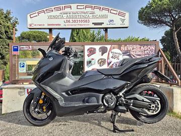 T-Max 560 Tech Max