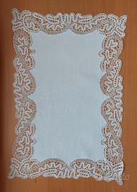 Centri in puro lino  e pizzo cantù
