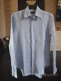 camicia azzurra in lino