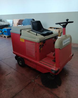 Spazzatrice industriale