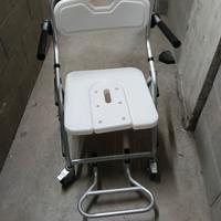 sedia a rotelle per doccia