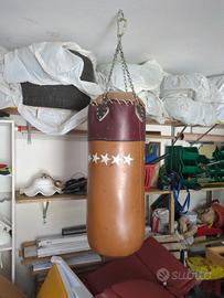 sacco da boxe in pelle