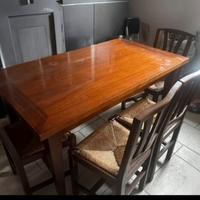 Tavolo in arte povera con 4 sedie