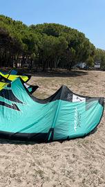 Kite naish pivot 2025 misure 7 e 9