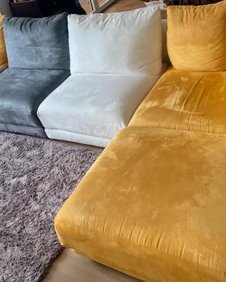 Stupendo divano componibile con pouf