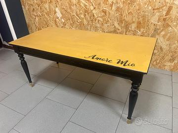 Tavolino restyle oro e nero