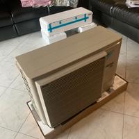 Climatizzatore Daikin stylish 12000 btu come nuovo