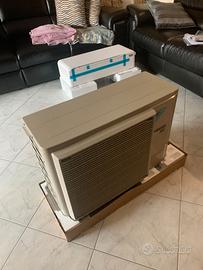 Climatizzatore Daikin stylish 12000 btu come nuovo