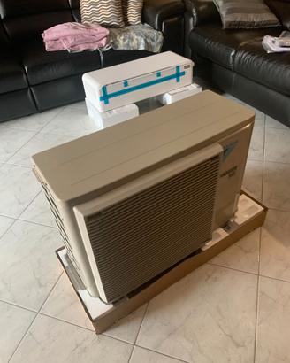 Climatizzatore Daikin stylish 12000 btu come nuovo