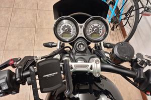 TRIUMPH SPEED TWIN 1200