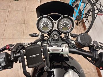 TRIUMPH SPEED TWIN 1200