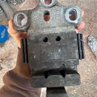 Supporto motore SX s3 8p