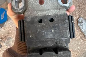 Supporto motore SX s3 8p