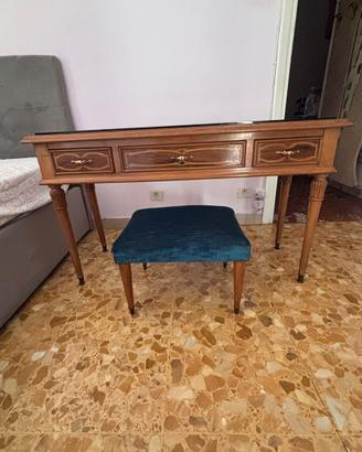 Consolle Scrittoio in Legno con Cassetti + Pouf