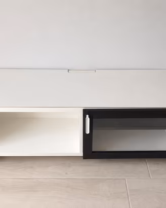Mobile IKEA BESTÅ bianco con anta in vetro